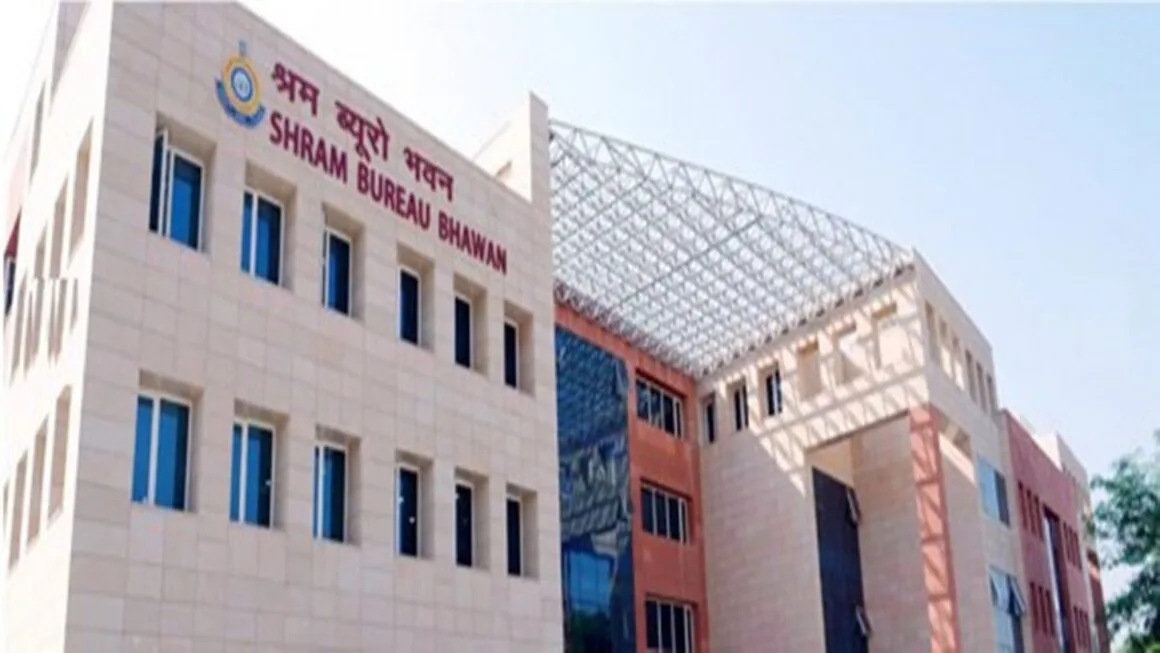 हिमाचल में 13 साल से नौकरी कर रहे 160 आउटसोर्स कर्मियों की नौकरी गई, 1 अक्टूबर से दफ्तर न आने के आदेश